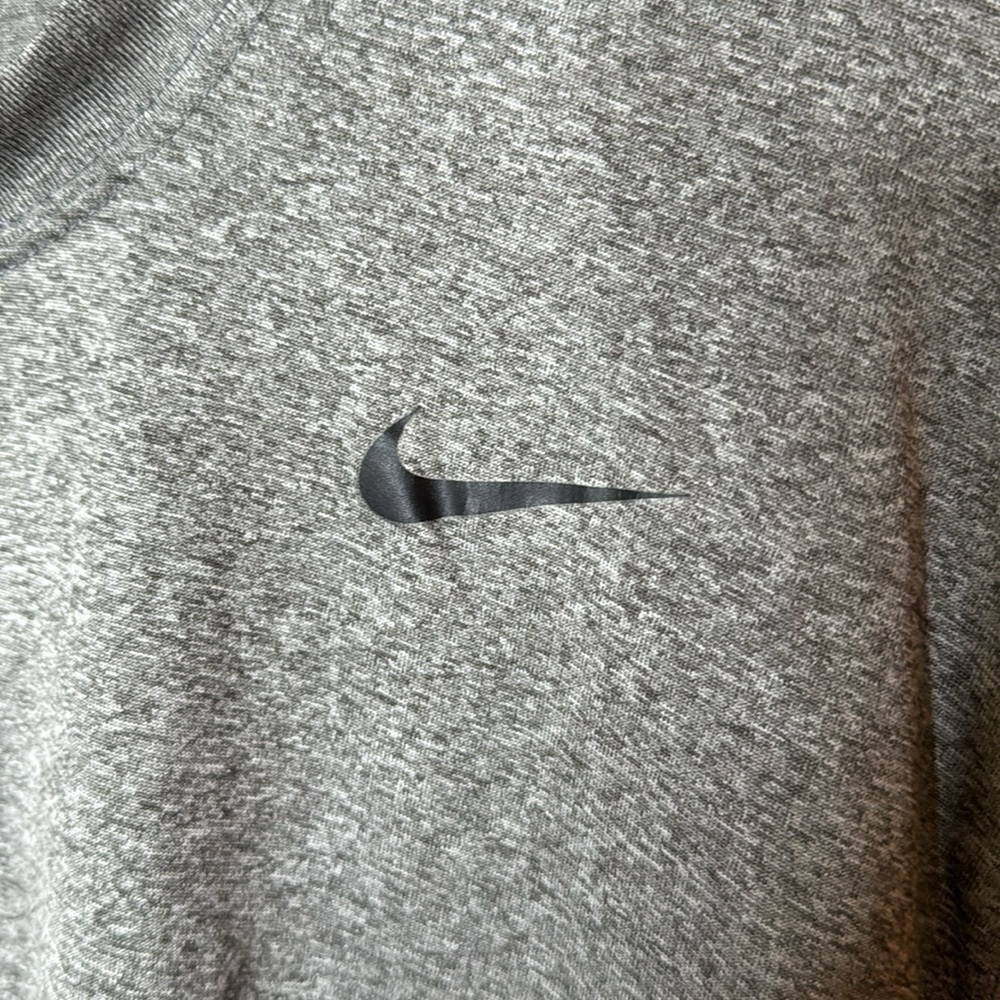 Nike Dri-FIT Gray Performance Training T-Shirt Swoosh Logo Size XXL - Picture 3 of 5